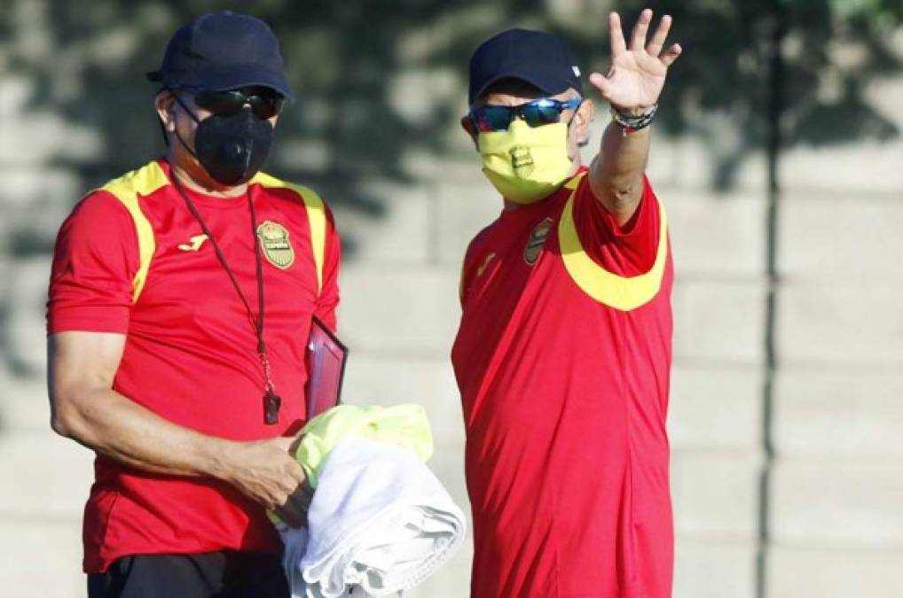 Potro Gutiérrez: El entrenador del Real España se pronunció sobre la posibilidad de sumar un nuevo refuerzo: 'Lo estamos analizando, pero dentro de las situaciones por las que también estoy aquí en este club es por darle desarrollo a la gente que ya lleva estacionada y darle salida a esa gente joven ', indicó.