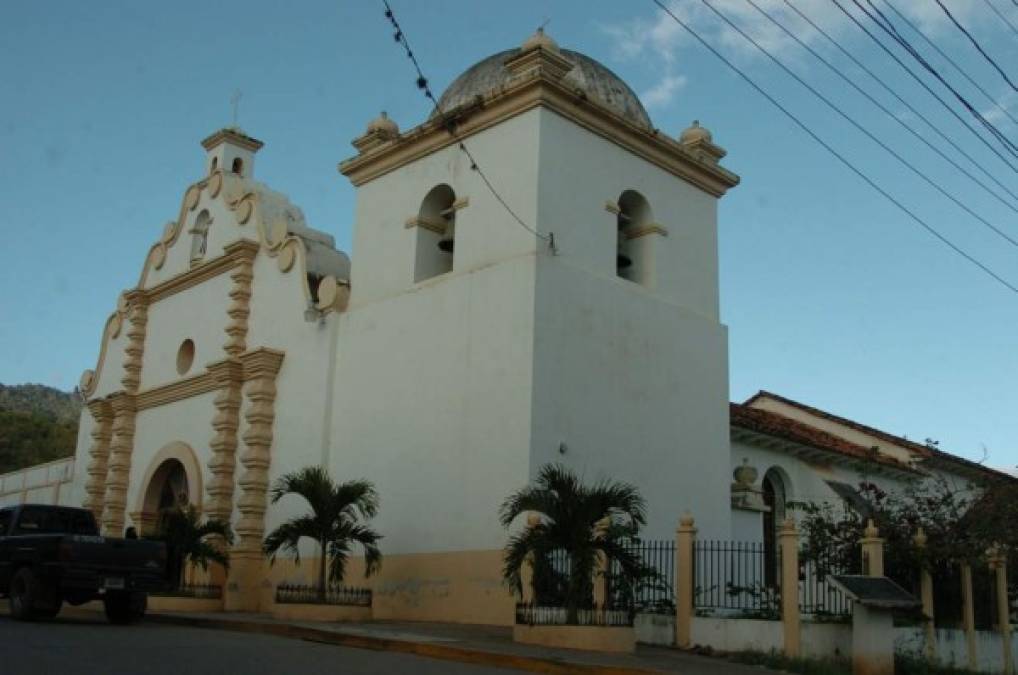 La catedral San Francisco de Asis en Catacamas, Olancho, tiene un reloj del siglo 18.