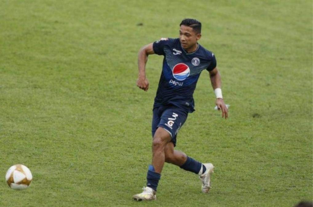Emilio Izaguirre: El Motagua le busca equipo al experimentado futbolista hondureño ya que todavía tiene contrato con los azules, pero no entra en los planes de Diego Vázquez.