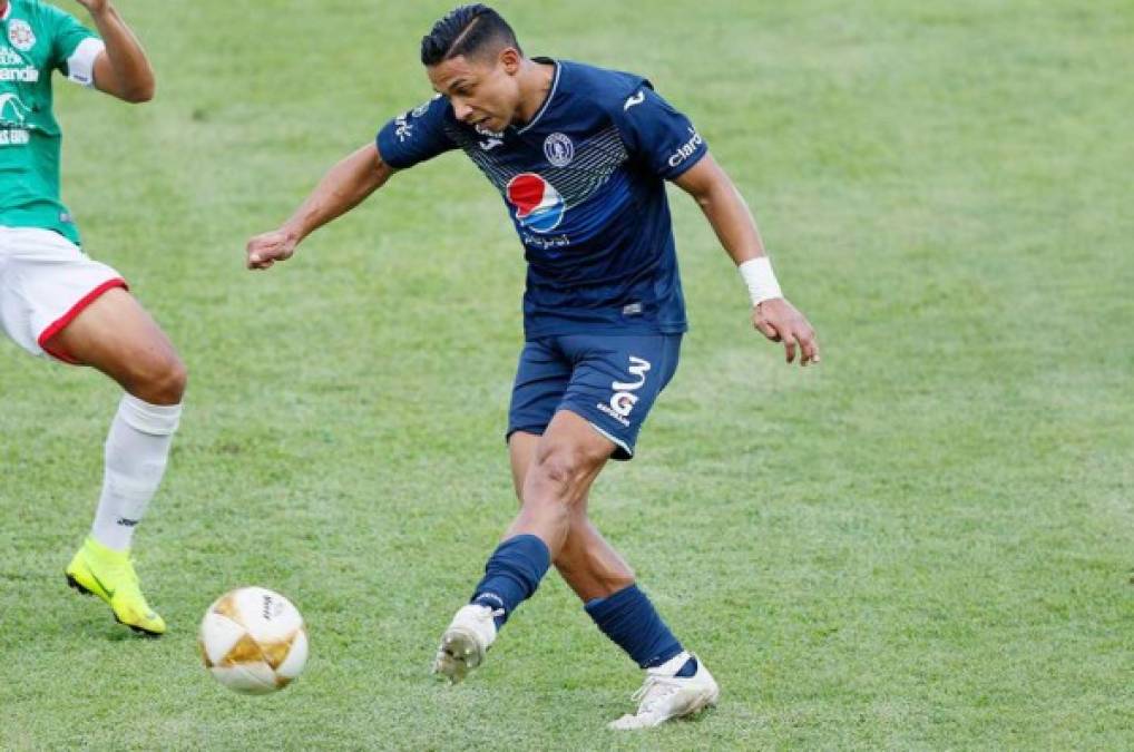 Emilio Izaguirre, que tiene contrato con el Motagua, no entra en los planes de Diego Vázquez para el próximo campeonato y en el Ciclón Azul ya le buscan equipo al lateral izquierdo. 'Emilio tiene varias opciones porque tiene contrato, le estamos buscando equipo o podemos llegar a un acuerdo financiero con él porque me imagino que quiere jugar otro mundial y para eso debe estar activo', confirmó el presidente financiero Juan Carlos Suazo.