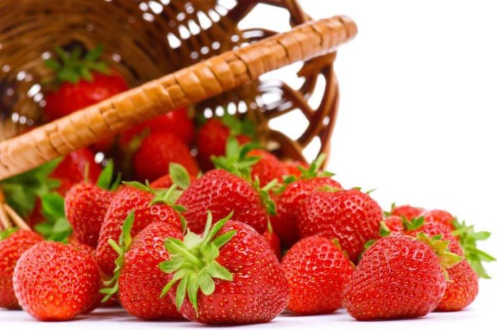 La organización sin fines de lucro Enviromental Working Group realiza un ranking con las 47 frutas y verduras que están mayormente contaminadas con pesticidas.