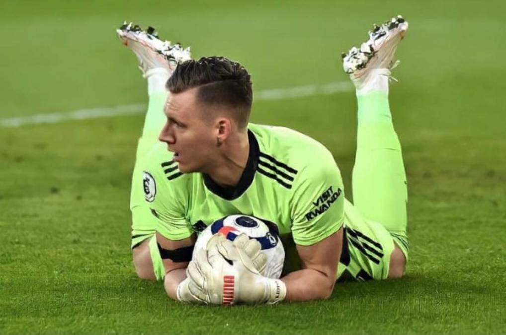 Bernd Leno: El portero alemán señaló que desea seguir en el Arsenal de Inglaterra: 'El Arsenal sigue siendo un gran club, un gran nombre en el mundo y en la Premier League. No hay nadie en el vestuario que diga 'Quiero irme del club, aquí ya no soy feliz'. Todavía tenemos un buen ambiente en el club y en el vestuario. Por supuesto, por momentos no fue fácil esta temporada, pero esto es parte del fútbol', dijo a 'Sky Sports'. Foto Facebook Bernd Leno.