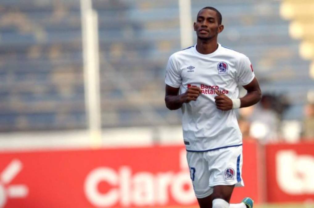 Jerry Bengtson: El delantero está a la espera de concretar una oferta de Asia, inclusive su nombre se le vincula en Costa Rica.