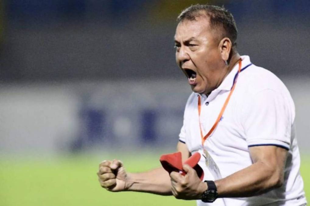 El Platense está en búsqueda de un entrenador tras la marcha de Jhon Jairo López y el nombre que suena es el de Carlos Tábora, quien dirigió a la Real Sociedad en el Torneo Clausura 2021, pero renunció en marzo.