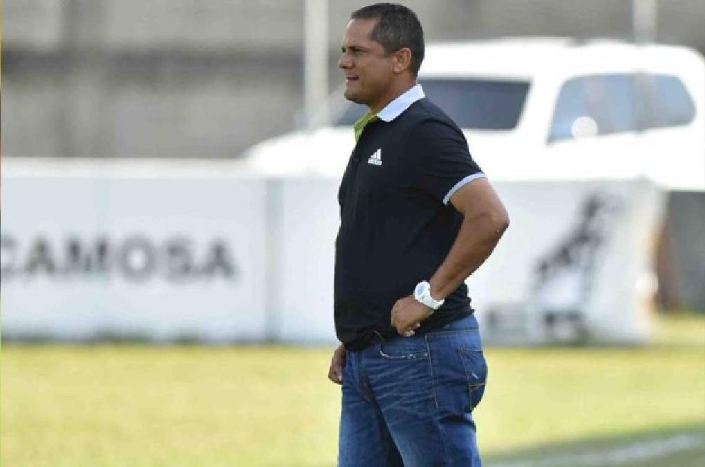 Héctor Medina: El ex jugador estuvo en conversaciones con el Bucaneros de la segunda división, pero al final ha sido descartado ya que no llegaron a un acuerdo económico.