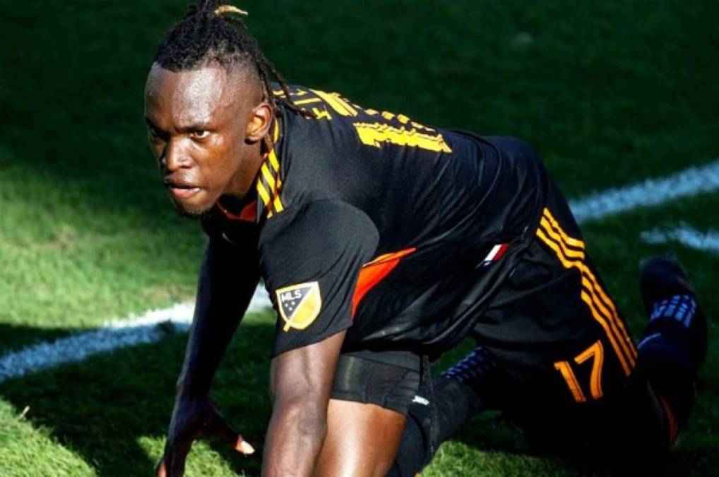 Alberth Elis: El delantero hondureño reveló que está a un paso de jugar en Europa, aunque confesó que recibió una enorme oferta del Houston Dynamo para seguir en el club .'Quiero ir a Europa y romperla allá. Hay varias opciones de varios países, en la MLS demostré lo que pude hacer', dijo.<br/>