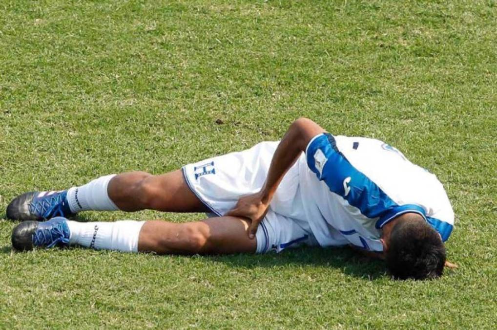 Andy Najar se lesionó ante Paraguay y es duda para este amistoso contra Brasil. Jugó de lateral derecho. Seguramente será reservado para el debut en la Copa Oro.