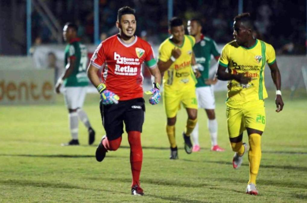 Panchi Reyes: El portero goleador del campeonato pasado y que descendió con Social Sol, busca una nueva oportunidad en la Liga Nacional y ha señalado que se siente hasta marginado. 'Es una pena que después de una buena temporada en lo personal nadie me quiera contratar, nunca pensé que me marginarián', dijo.