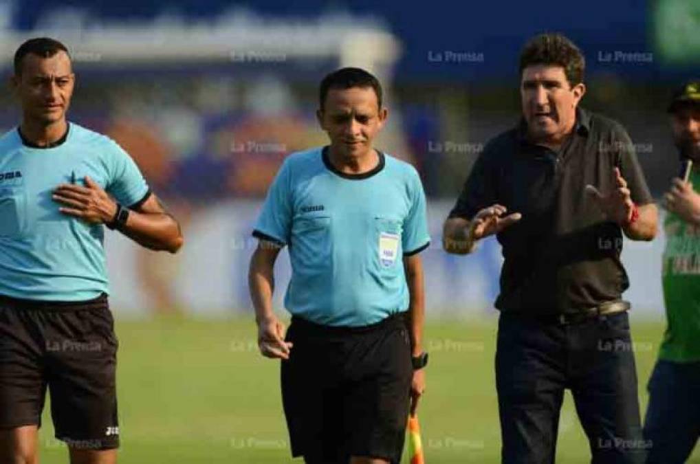 Tras el pitazo final, el entrenador Héctor Vargas se mostró molesto con la cuarteta arbitral encabezada por Héctor Vargas.