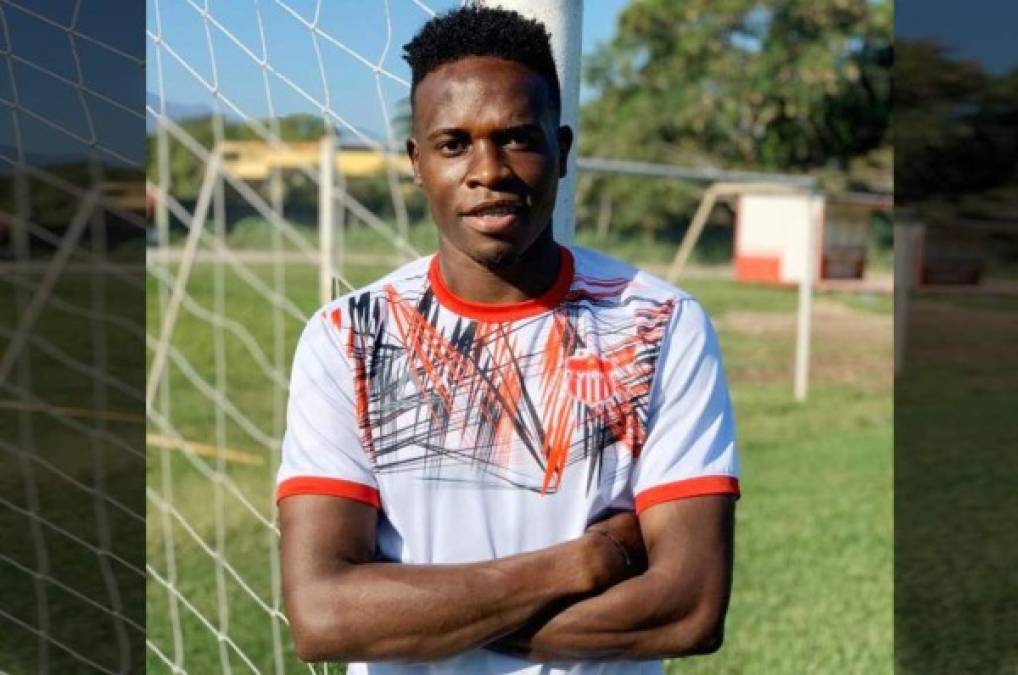 Marvin 'La Flecha' Bernárdez: En el Olimpia siguen interesados en el veloz futbolista hondureño. El catracho finalizó su contrato con Vida, pero está a la espera de una oferta en el exterior.