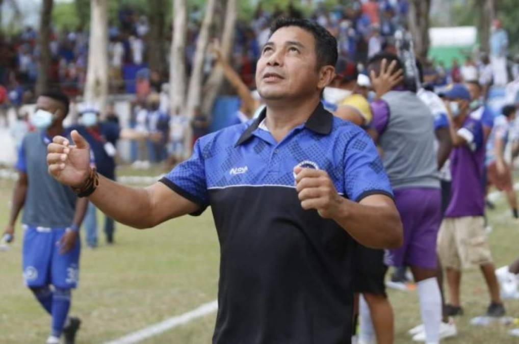 Chato Padilla: Tras lograr el ascenso a la Liga Nacional, en el Victoria han informado que el entrenador hondureño seguirá al frente del equipo de cara a la próxima campaña. <br/>