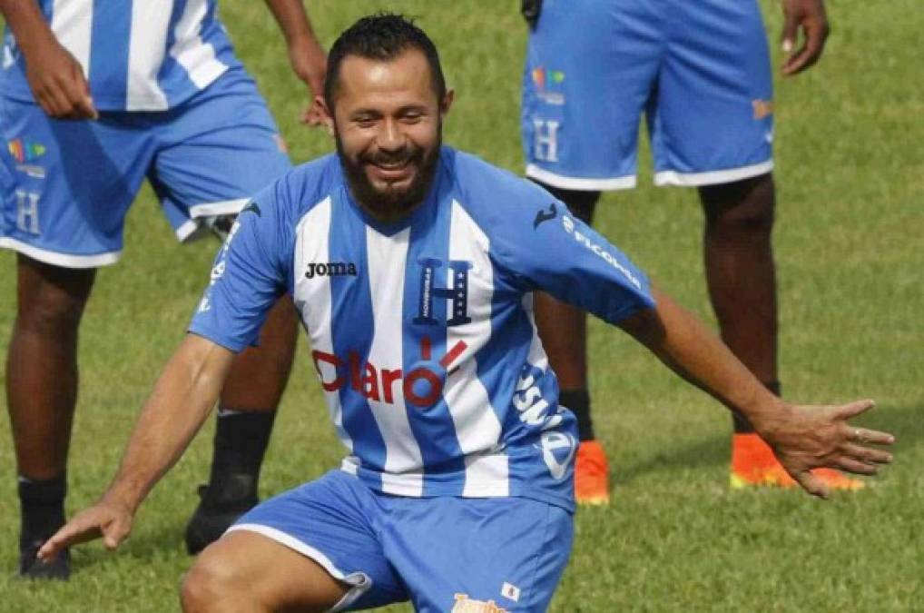 Alfredo Mejía: Uno de los mediocampistas de contención de Honduras. Juega en el Real España de la primera división del fútbol hondureño.