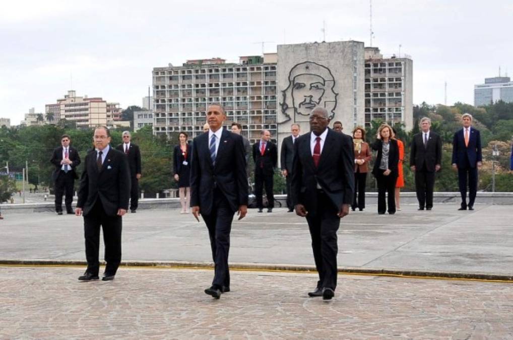 Barack Obama visitó también la Plaza de la Revolución en La Habana.