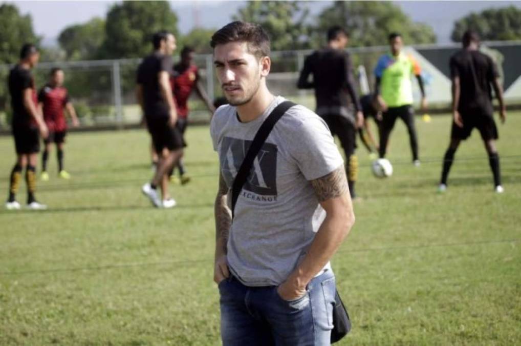 Luciano Ursino: El mediocampista separado por el Real España podría seguir en la Liga Nacional de Honduras ya que diferentes clubes lo buscan.