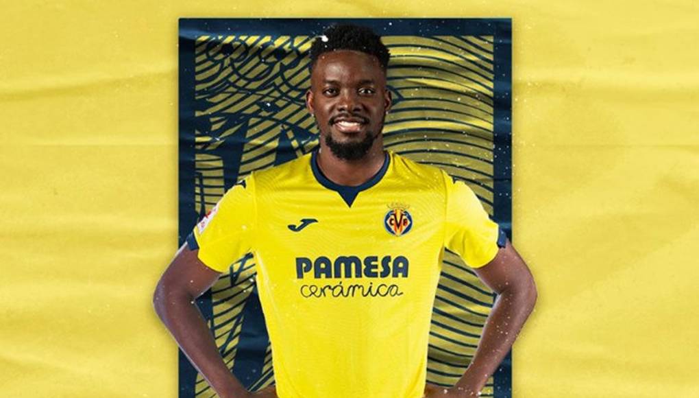 El atacante burkinés Bertrand Traoré fue anunciado como nuevo fichaje del Villarreal tras resincidir su contrato con el Aston Villa.