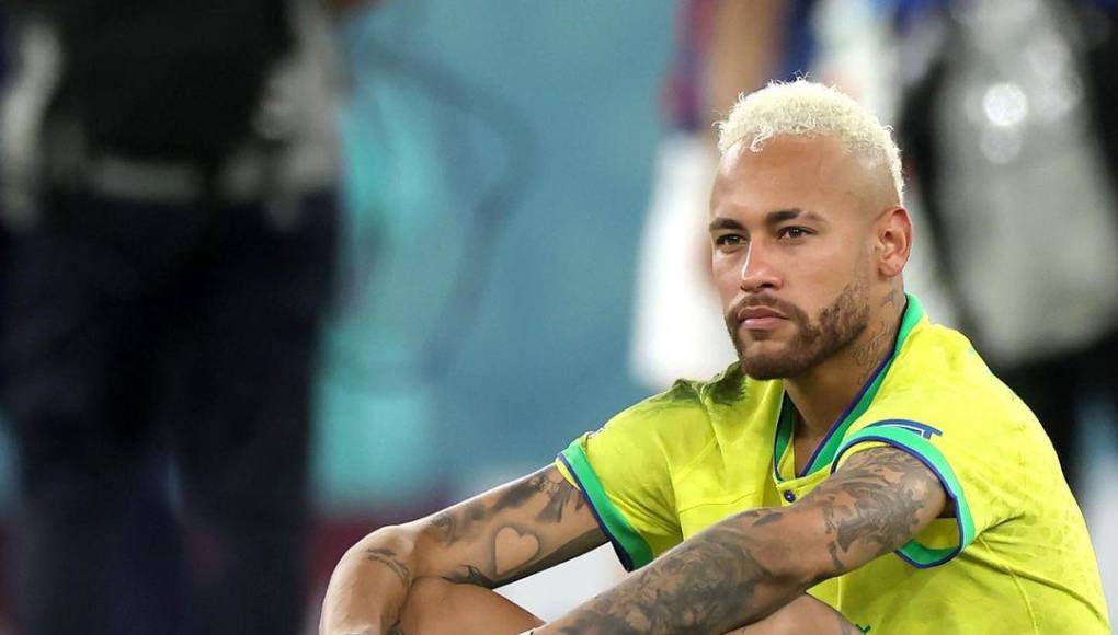 Para cerrar, la húngara dijo que su hija “se parece mucho a Neymar. Mucha gente dice que ella es el reflejo de Rafaella (hermana Neymar) y muy similar a Nadine (mamá de Neymar). Le encanta el fútbol y quiere ser jugadora como su padre”.
