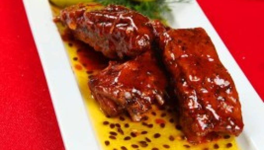 A preparar exquisitas Costillas al chipotle