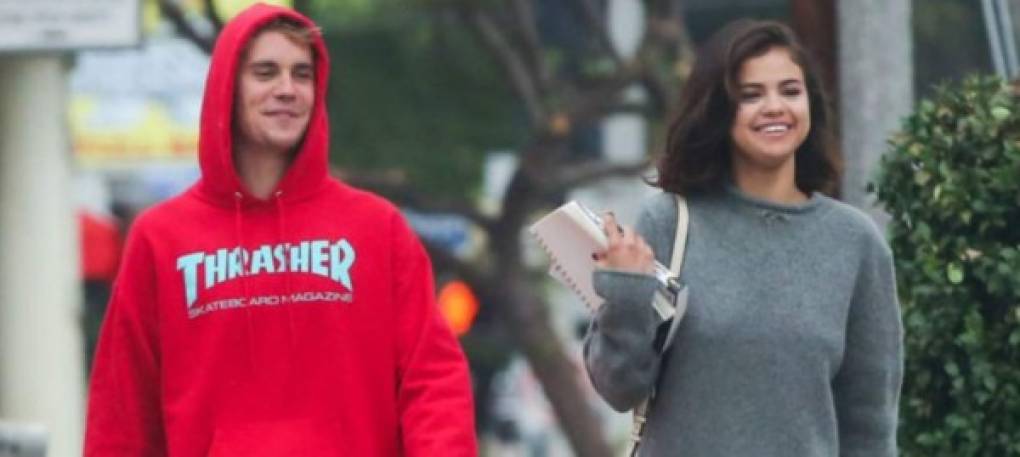 Después de que Selena Gómez terminó con The Weknd, esta corrió a los brazos de su amor eterno Justin Bieber, pero se separaron en marzo, presuntamente porque la madre de ella no aceptaba la relación.<br/><br/>Tras la ruptura, él comenzó un noviazgo con Hailey Baldwin, con quien se casó en septiembre pasado.