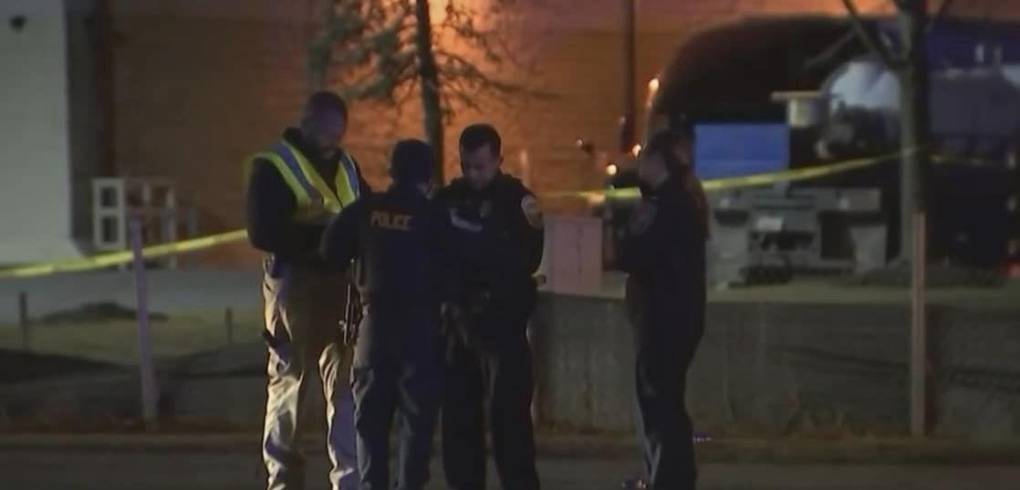 La policía del condado de Fairfax dice que el conductor que golpeó a la familia cerca de Summerfield Drive se quedó en la escena y cooperó con los investigadores. 