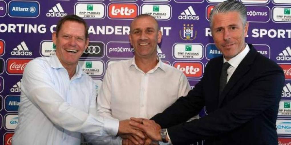 Simon Davies (centro): El galés ha sido nombrado nuevo entrenador principal del RSC Anderlecht. Acompañará a Vincent Kompany en las funciones de entrenador jefe. Dirigirá al hondureño Andy Nájar en el cuadro belga.