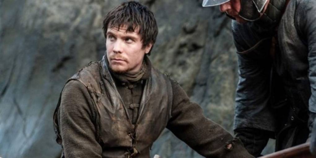 Gendry es el hijo bastardo y único sobreviviente del rey Robert Baratheon.<br/><br/>El hecho de ser producto de una relación extramarital le quita derecho a reclamar el trono, sin embargo, Jon Snow ya dejó un precedente de que un bastardo puede ser rey.