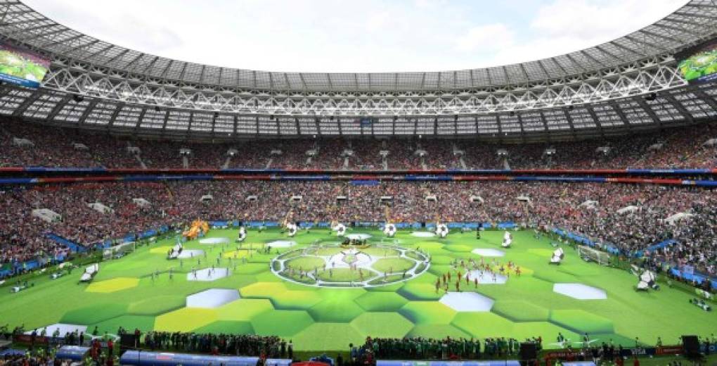 La fiesta inaugural del Mundial de Rusia-2018 comenzó este jueves en el estadio Luzhniki de Moscú sin grandes pompas pero con el plato fuerte de la actuación del cantante inglés Robbie Williams.