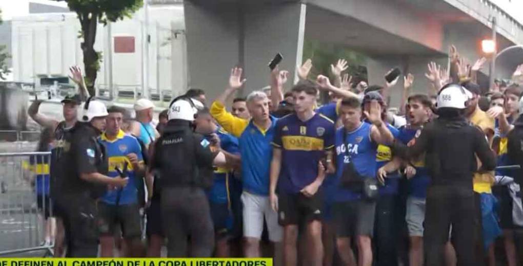 Hubo disturbios a la entrada de los aficionados de Boca Juniors al estadio Maracaná y cuando llegó La 12, la barra Xeneize.