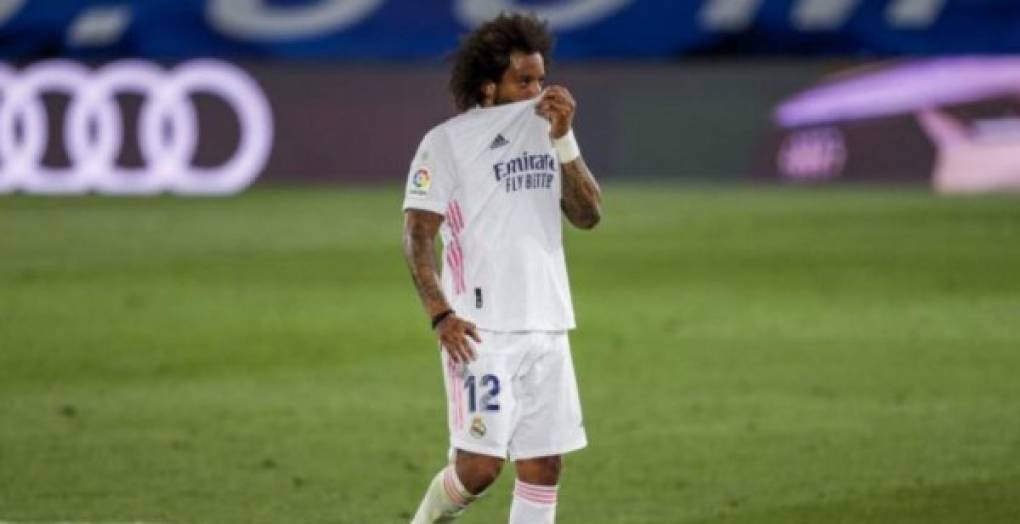 El lateral brasileño del Real Madrid, Marcelo, podría poner rumbo a la Ligue 1 una vez termine la temporada. El segundo capitán merengue, relegado al banquillo por la irrupción de Mendy, tiene según BeIN Sports Francia una oferta de tres años a razón de seis millones por temporada del Monaco.