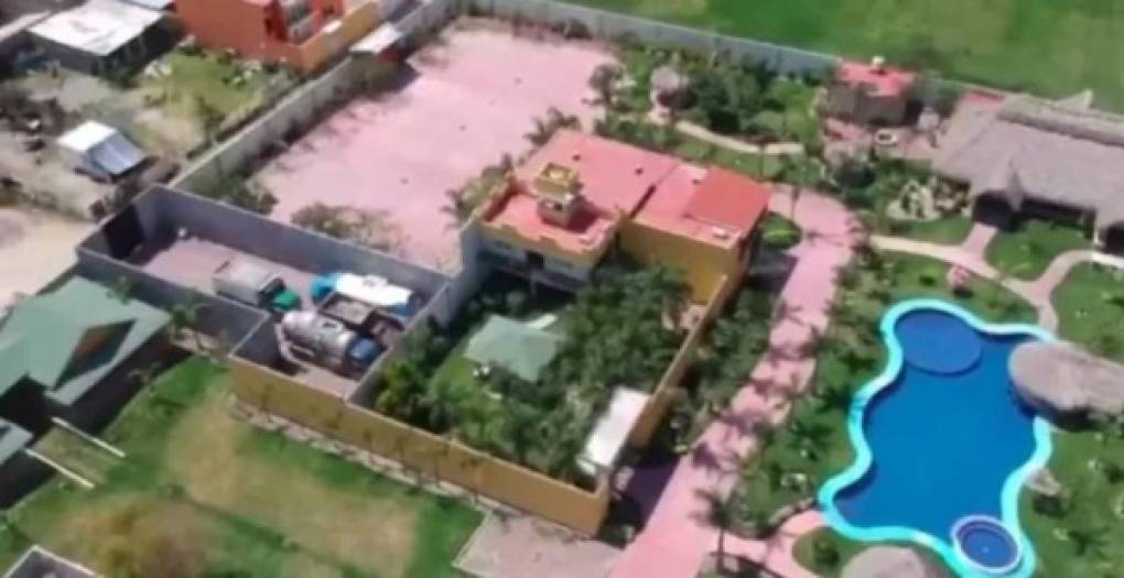 José Antonio Yépez Ortiz 'diseñó' a su gusto Santa Rosa de Lima, en Guanajuato para cometer sus crímenes, vivir rodeado de lujos con su familia y huir de las autoridades.