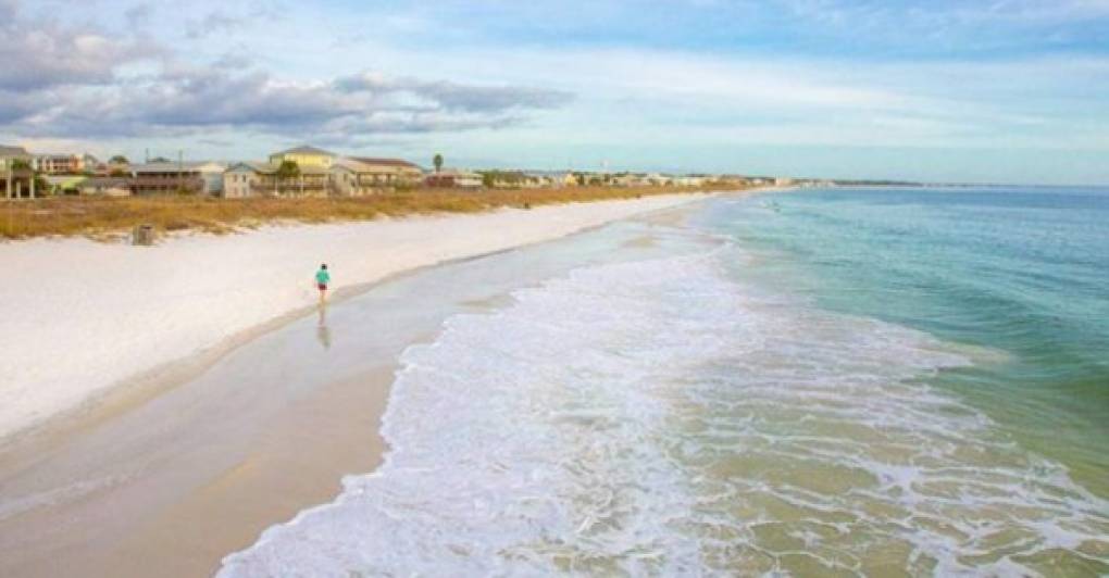 Antes del impacto de Michael, Mexico Beach era conocida por sus hermosas playas con arena blanca y aguas color aquamarina del Golfo de México.