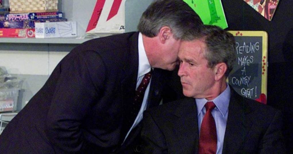 El presidente George W. Bush fue informado de los ataques mientras se encontraba en una escuela primaria de Washington D.C.