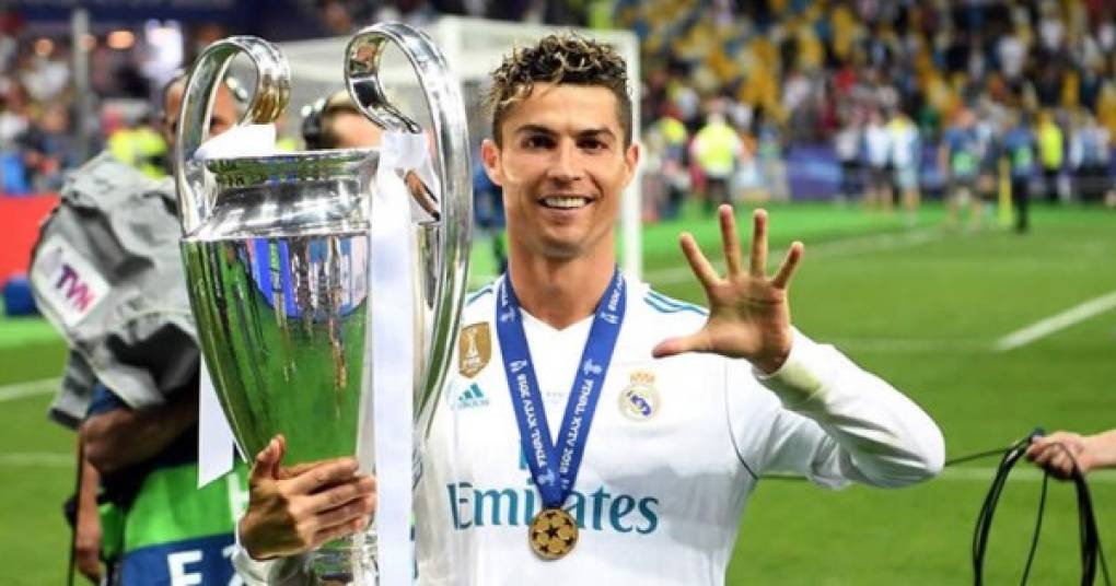 2. Cristiano Ronaldo (Portugal) es quien más Champions ha ganado, 5 en total, pero no es el jugador que más partidos ha disputado (hasta el momento), ya que actualmente ha jugado 174 partidos, por lo que está a tres de alcanzar el primer lugar en más apariciones. Campeón una vez con el Manchester United y cuatro con Real Madrid, el luso seguramente romperá el récord en 2021.