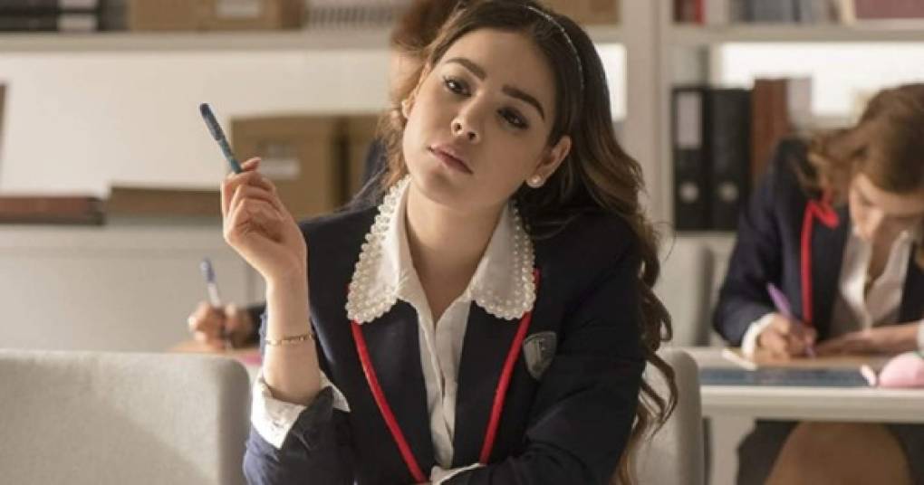 Desde que se convirtiera en protagonista de la serie de Netflix 'Élite', la actriz y cantante mexicana Danna Paola no para de robar suspiros y miradas con su look.