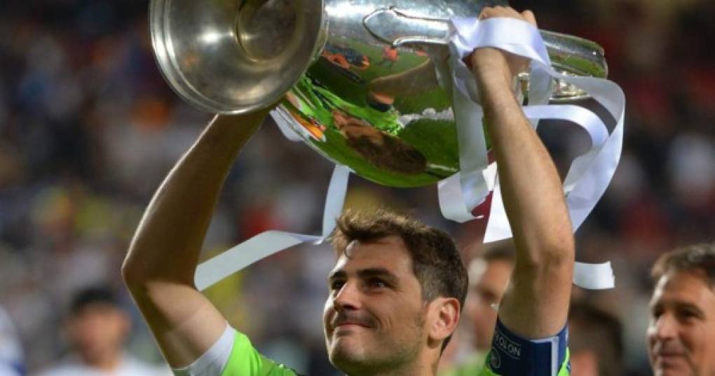 1. Iker Casillas (España) es hasta ahora el jugador con más partidos en Champions League. Con el Real Madrid fue campeón del torneo en tres ocasiones.