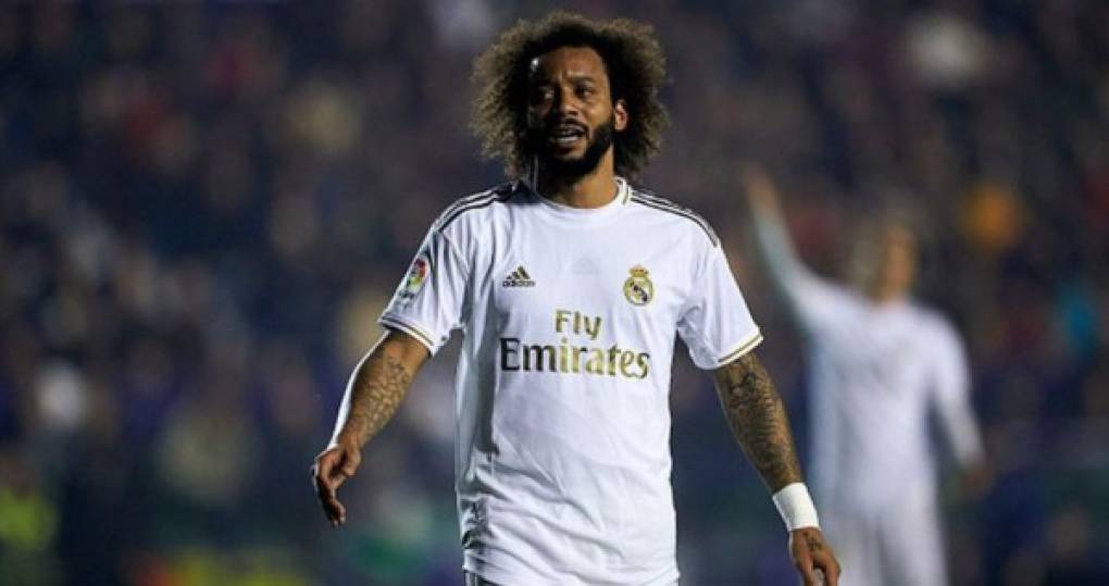 El lateral brasileño, Marcelo, ha tenido una temporada con un nivel muy bajo, la edad ya le pesa al 12. Se espera que abandone el club blanco, debido a que Mendy le ganó la partida y Reguilón regresaría la próxima temporada.