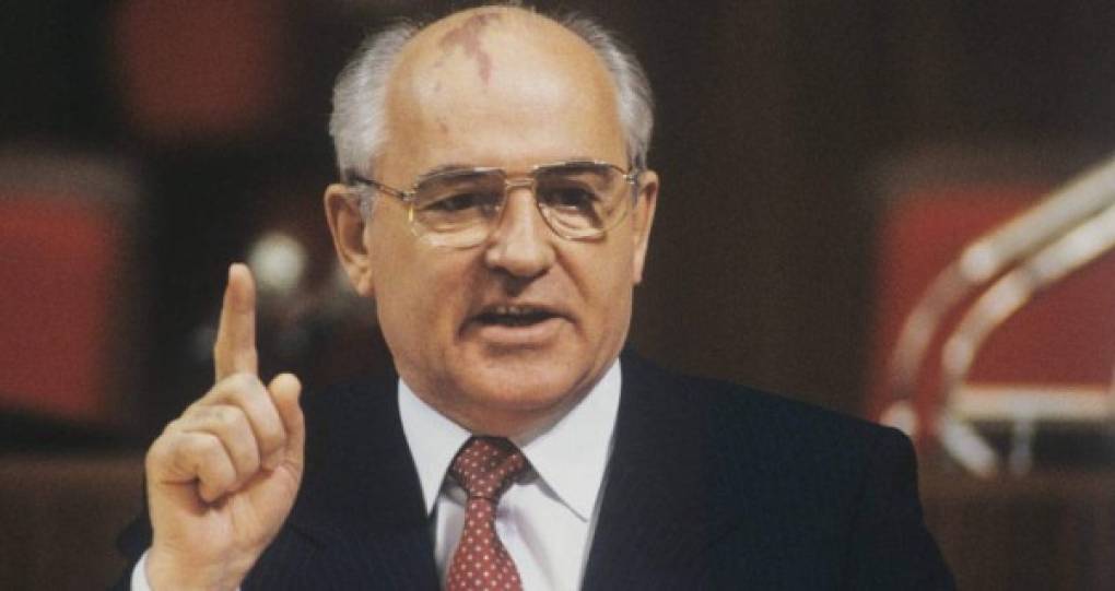 Mijaíl Gorbachov, nació un 2 de marzo de 1931. Como abogado y político ruso se le conoció por ser secretario general del Comité Central Partido Comunista de la Unión Soviética.