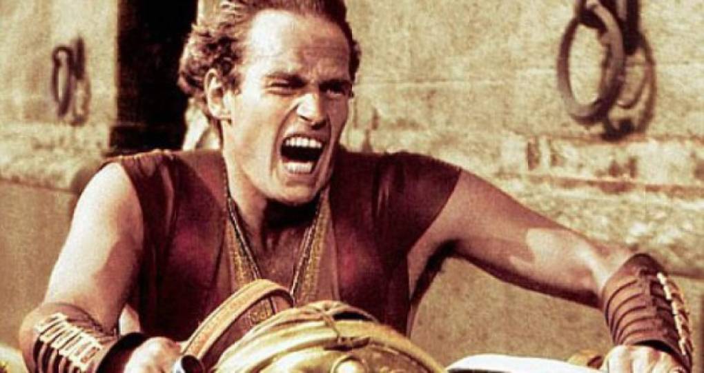 Ben-Hur(1959) es una película ambientada en Judea, en los tiempos del emperador Tiberio.Fue dirigida por William Wyler y producida por Sam Zimbalist. Esta cinta ganó once premios Óscar. Uno de ellos fue para Charlton Heston,en el papel de Ben-hur.