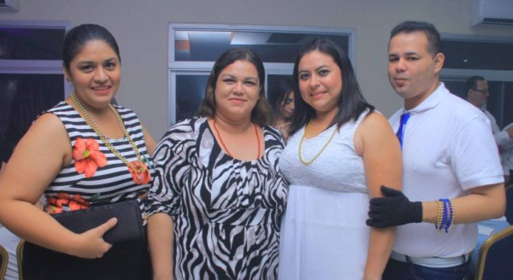 Norma Pineda, Amalia Altamirano, María Ventura y Mauricio Pérez.