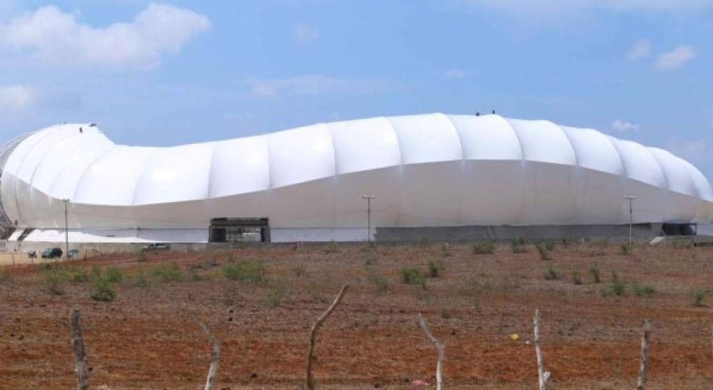 Así es el exterior del estadio de Mazatlán.