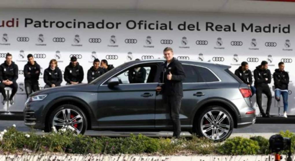 Toni Kroos - El auto del alemán es un Audi SQ5 3.0 TFSI quattro tiptronic color gris Daytona con un valor de 80.110 euros.