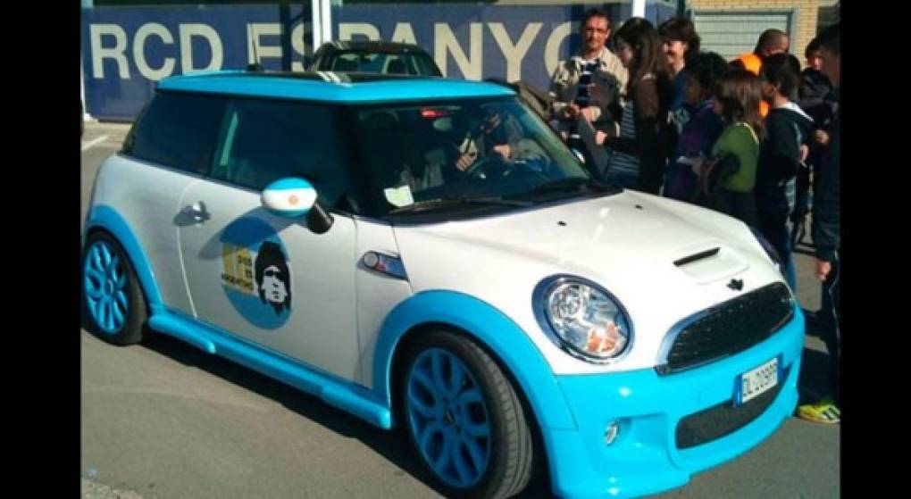 Pablo Daniel Osvaldo: El ex jugador argentino se desplazaba en una Mini Cooper.