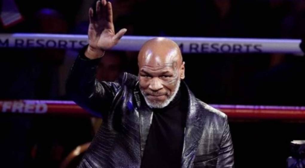 Mike Tyson acudió al certamen de Miss Black América en Indianápolis, Estados Unidos, donde él era parte del jurado. De acuerdo con varios asistentes, mencionaban que el estadunidense les coqueteaba a varias chicas, por lo que terminó por invitar a salir a la concursante Desirée Washington.