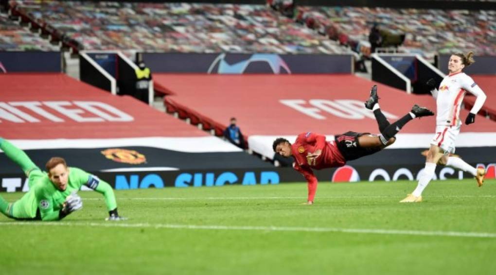 Así marcó Marcus Rashford su tercer gol en Old Trafford.