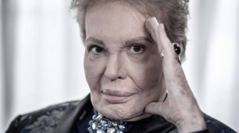 En su última aparición en julio de 2019, se le vio irreconocible y sin su habitual capa. El místico Walter Mercado se cambió en 2010 su nombre a Shanti Ananda, como parte de una revelación espiritual de renacimiento, tiempo después sufrió un infarto del cual se recuperó.