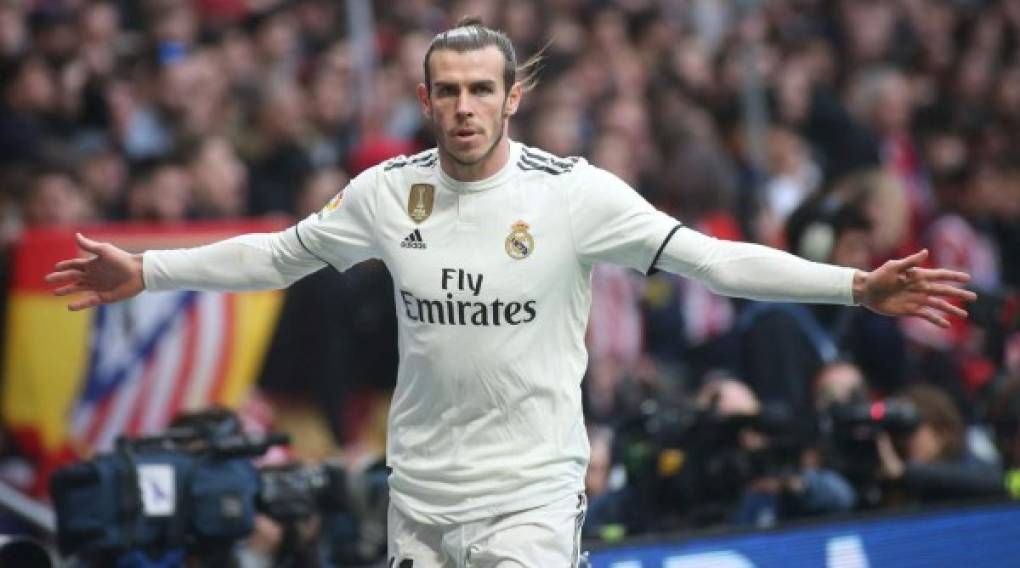 Gareth Bale - Al extremo galés le queda poco tiempo en Madrid. Ha visto como su etapa se aproxima al fin y desde la entidad blanca escuchan ofertas por él. El delantero tiene buen cartel en Inglaterra y podría volver a superar la cifra por la que ya llegó a la Casa Blanca. Llegaría a ser moneda de cambio en las operaciones por otros jugadores que quiere el Real Madrid.