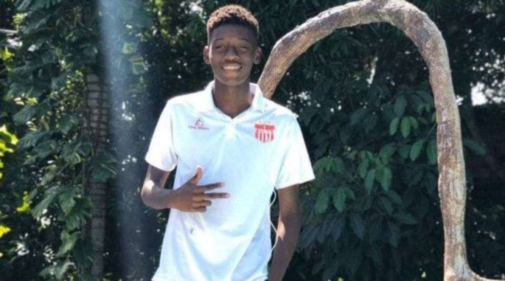 Emerson Suazo: El joven futbolista hondureño se marcha al fútbol de España. Estará cedido a un grande del fútbol español, aunque de momento no confirmaron el nombre del club. El chico será formado en España, es hijo del exjugador 'Pungui' Suazo.