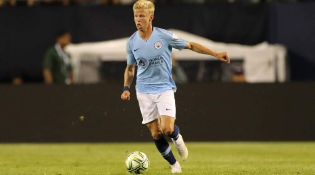 El Betis ha trasladado al Manchester City una oferta formal para hacerse con los servicios del internacional ucraniano Oleksandr Zinchenko, con cuyos agentes, que han estado en Sevilla varios días, ha negociado el contrato que tendría el jugador de aceptar el City la propuesta bética.