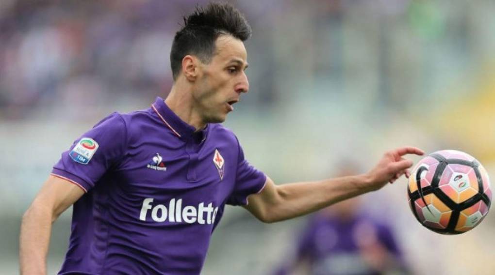 El AC Milan ha alcanzado un acuerdo con la Fiorentina por Nikola Kalinic, según Calciomercato. El club ‘rossonero’ pagará 25 millones de euros por el traspaso del delantero croata, de 29 años. El contrato que vinculará al Milan y Kalinic tendrá una duración de cuatro temporadas y recogerá un salario anual de tres millones para el jugador.