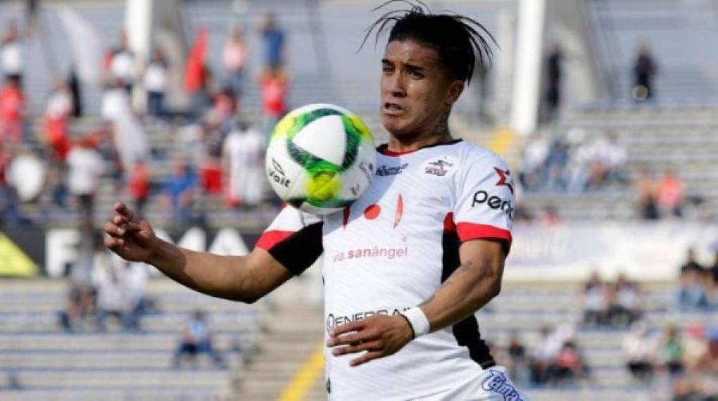 En los últimos días se mencionó que el América de México, el poderoso club de la Liga MX, estaría interesado en fichar al delantero hondureño Michaell Chirinos.