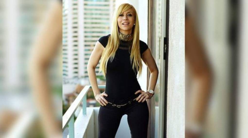 Noelia se ganó un espacio en el mundo de la música latina con los éxitos 'Tú','Te Amo', 'Clavame tu amor' , 'Como duele' y el clásico mundial 'Candela'.